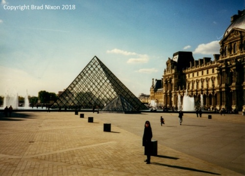 MV Louvre Brad Nixon (640x461)